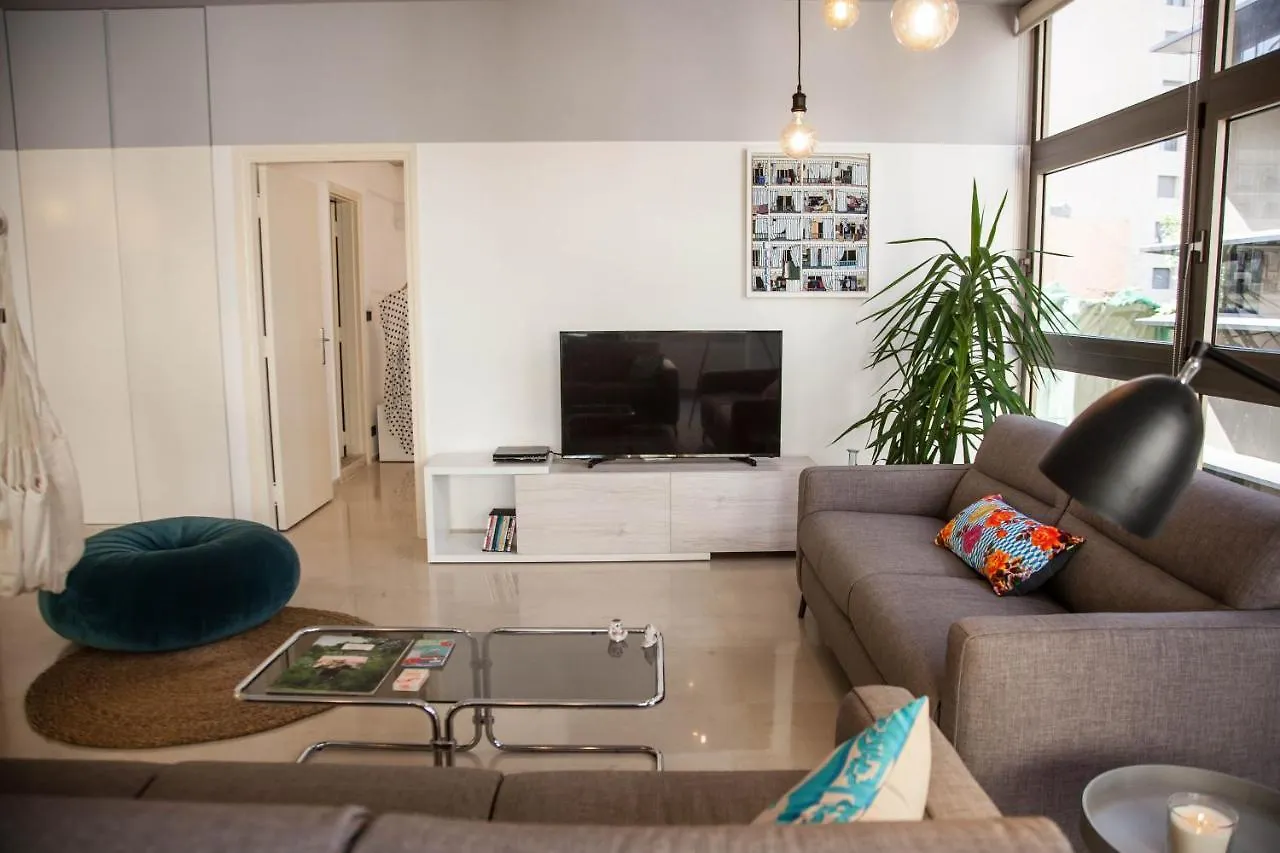 Gemmayze 1Bd Apartment 베이루트 레바논
